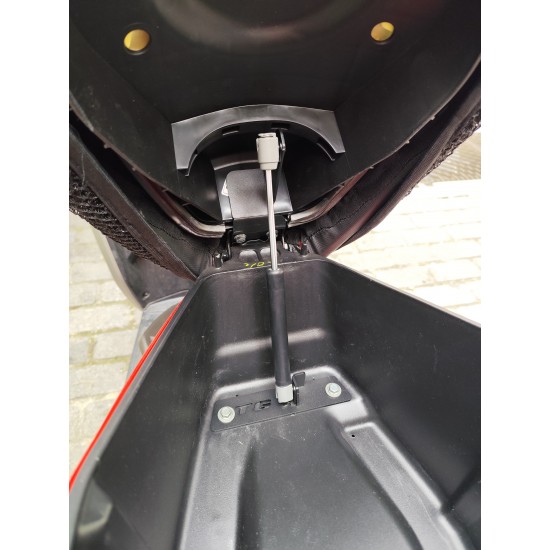 TVS NTorq 125 Amortisörlü Otomatik Sele Sistemi