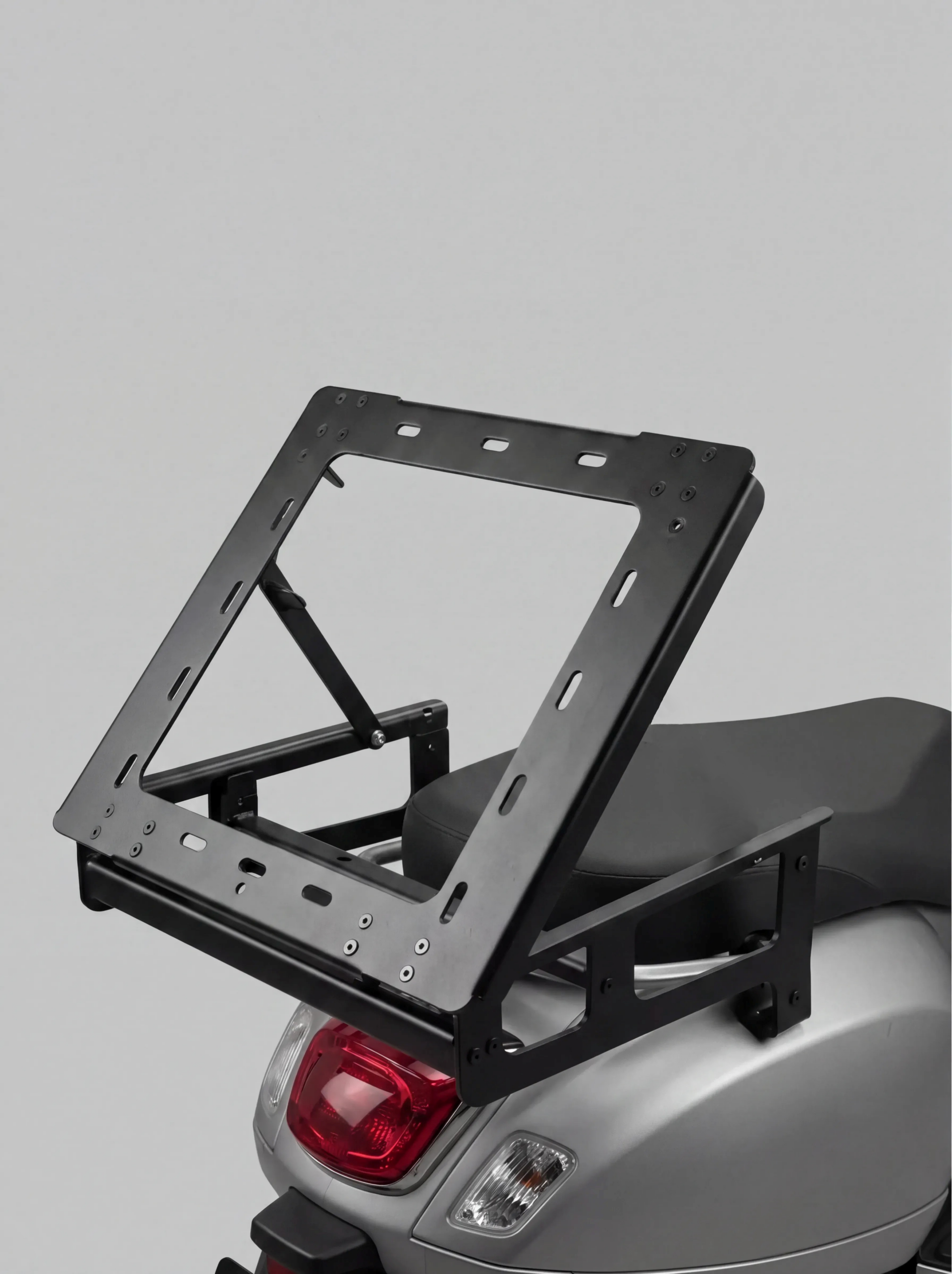 MOTO GUSTO Santa 125 Kurye Çanta Demiri (Damperli)